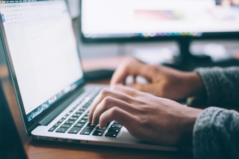 Writing a cover letter: tips & free template